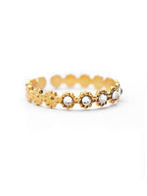 Fiora Blütenring mit Zirkonia – filigraner Damenring - LYMAJA